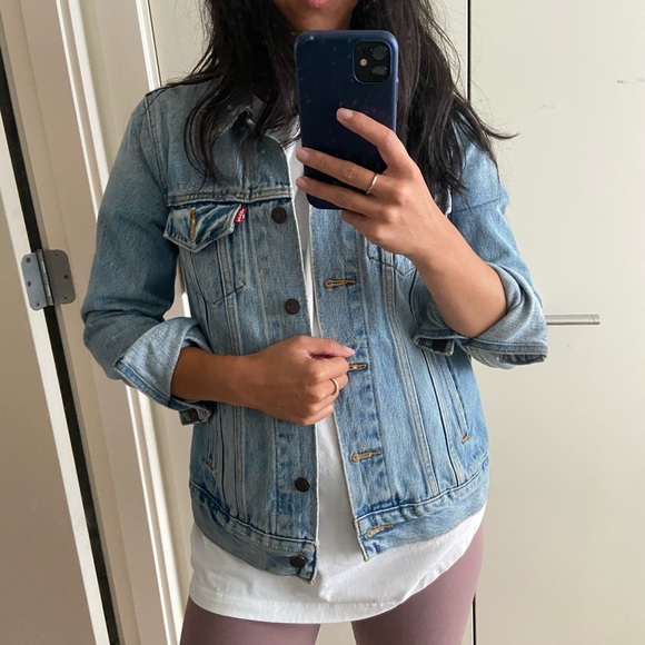 Levi's Jackets & Blazers - Levi’s denim jacket